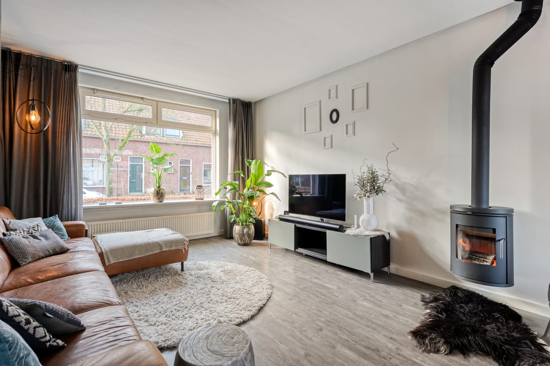 Photo 23 of Zuiderwalstraat 8