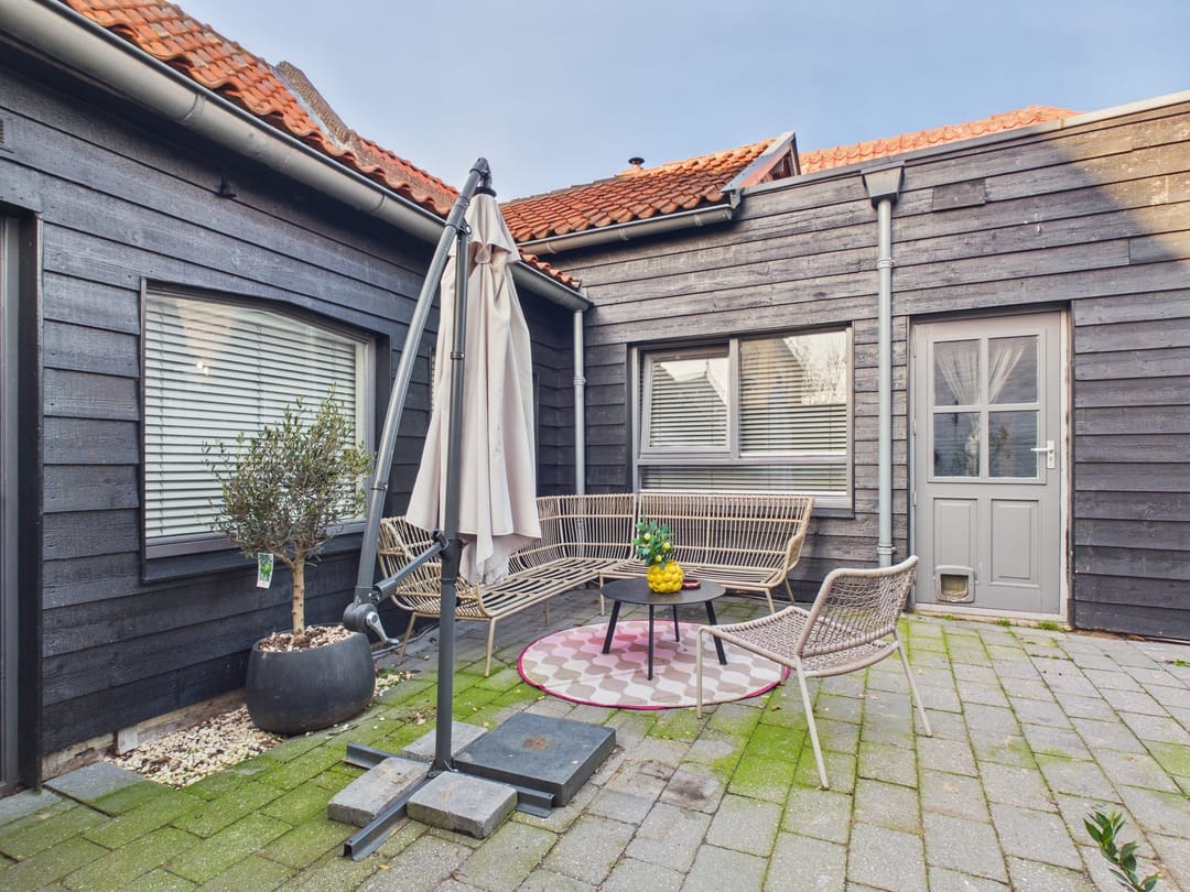 Photo 46 of Voorstraat 13