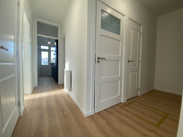 Photo 3 of Veenendaalkade 373