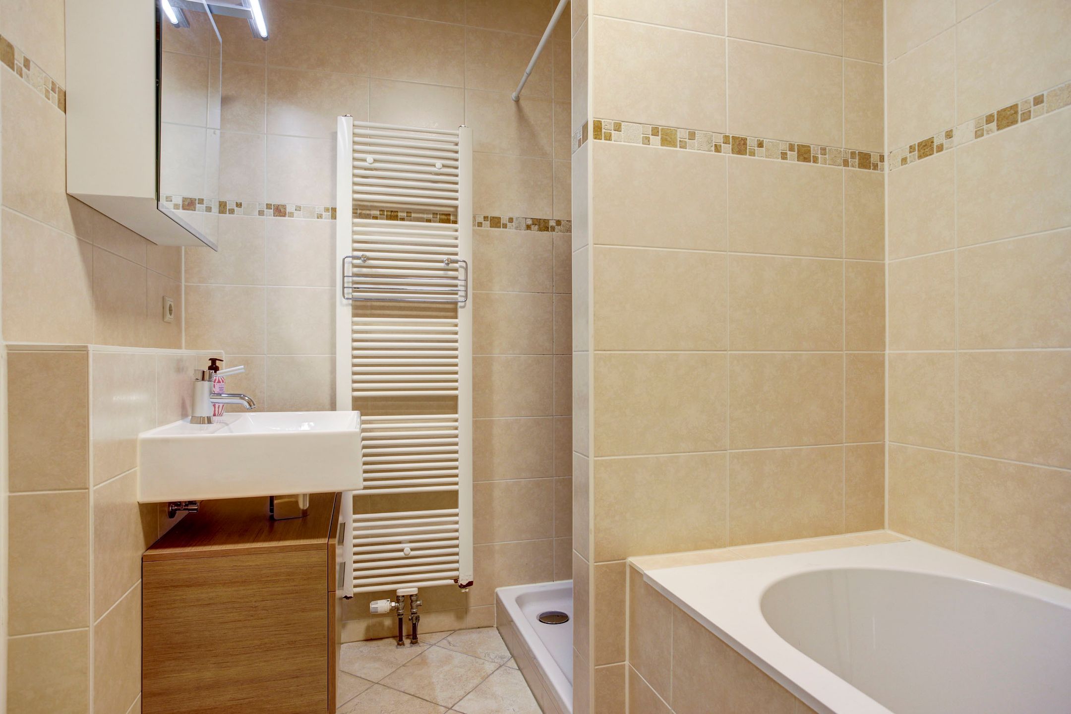 Foto 21 van Oester 40