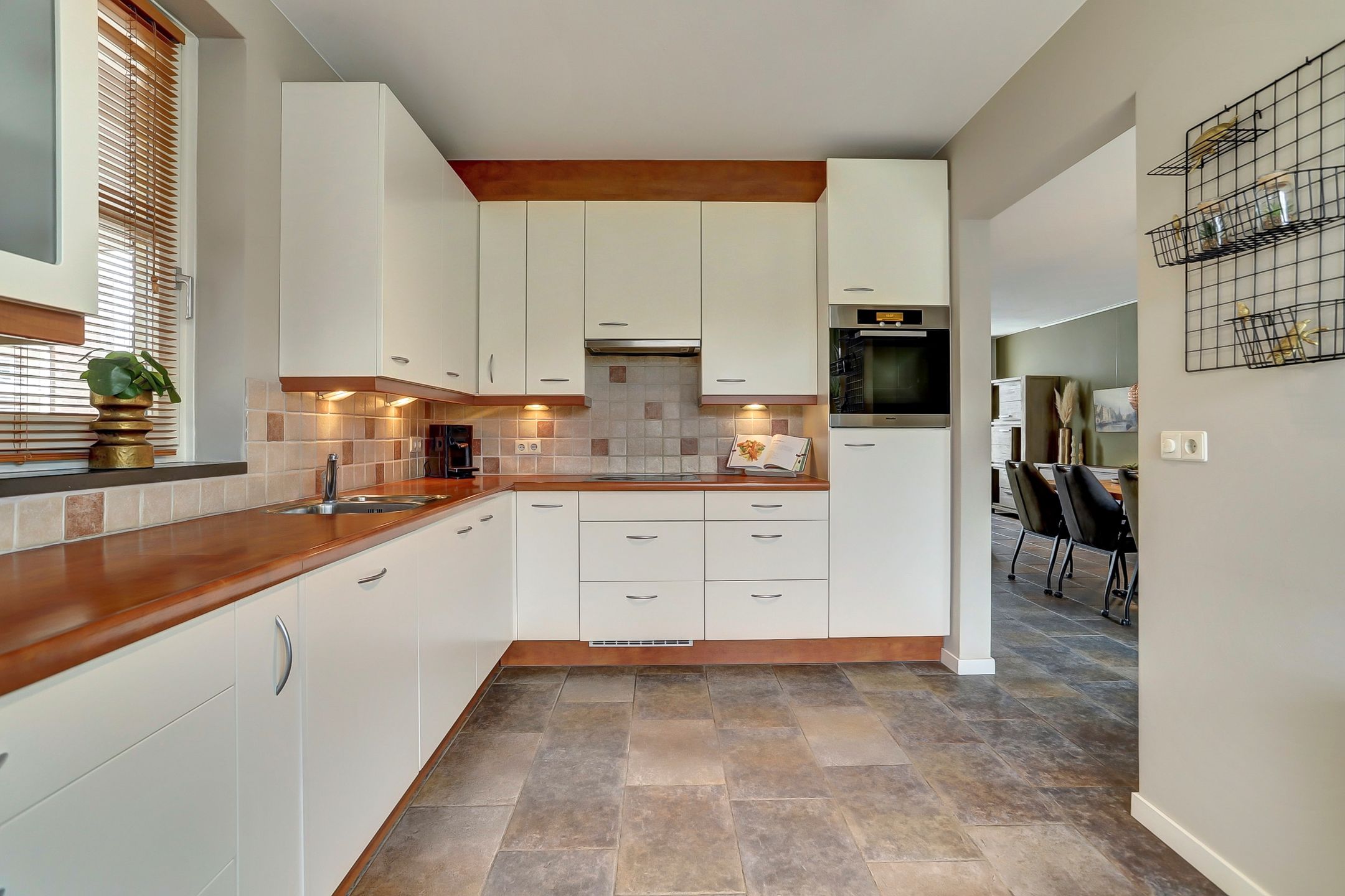 Foto 18 van Van den Elsenstraat 2-C