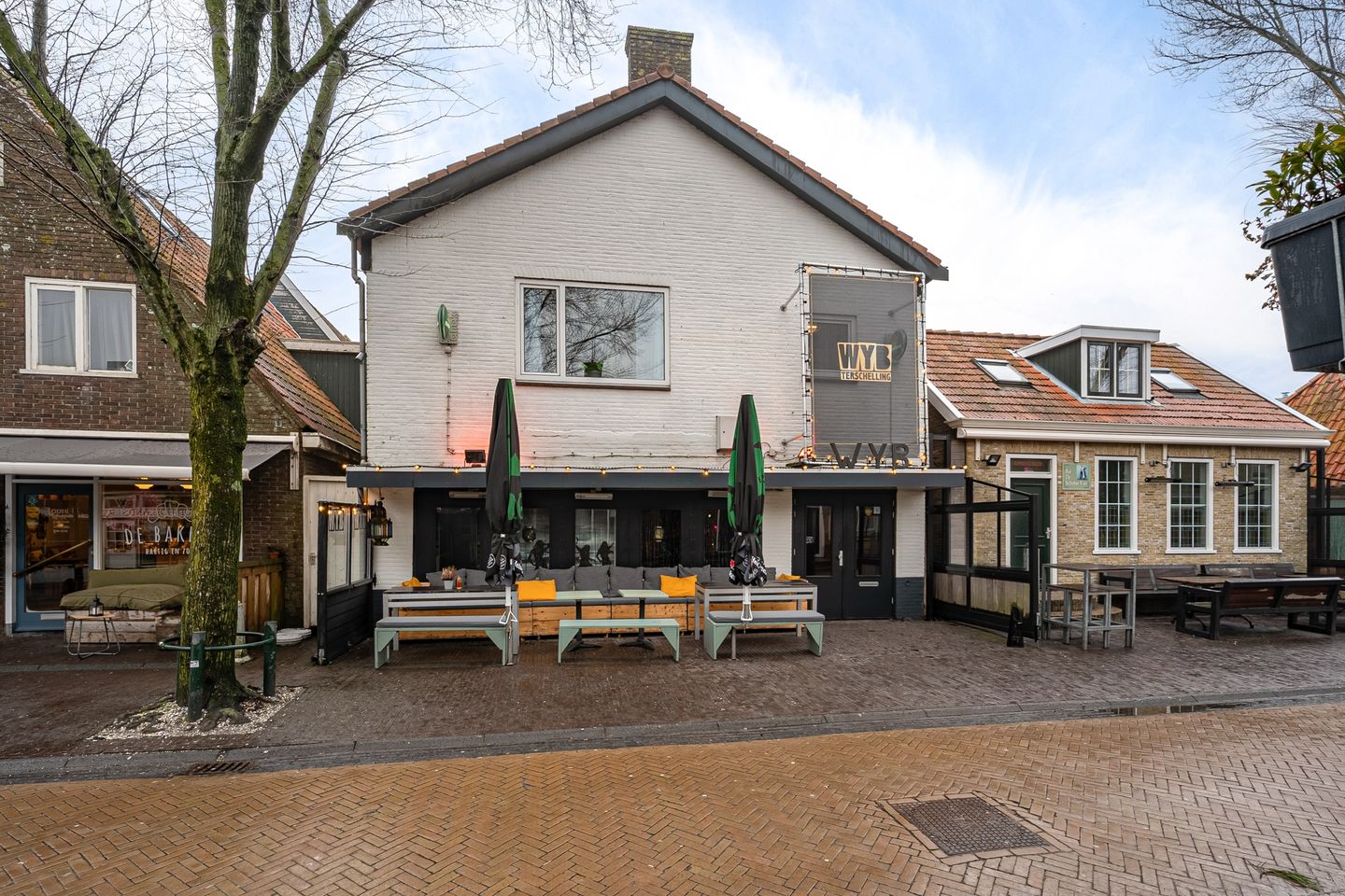 Bekijk foto 1 van Oosterburen 11