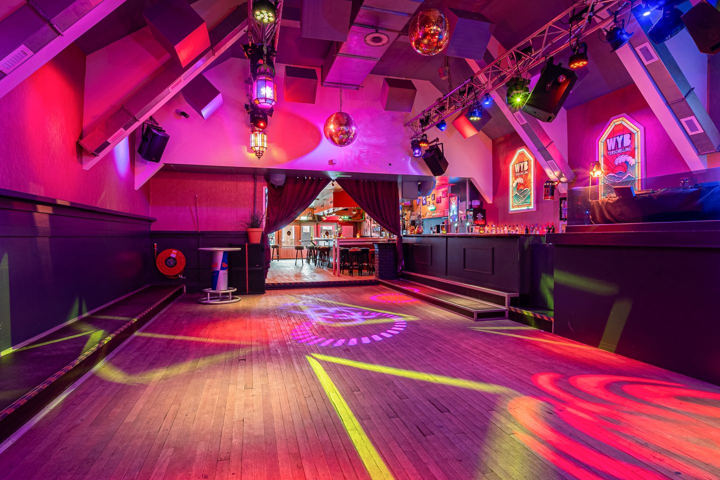 Bekijk foto 3 van Oosterburen 11