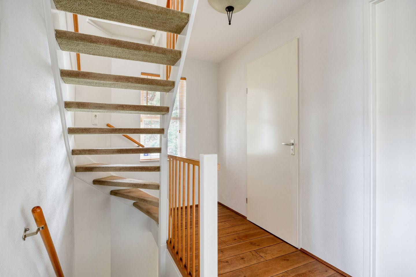 Foto 44 van John Miltonlaan 2