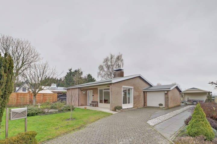 Photo 2 of Pruimenlaan 4