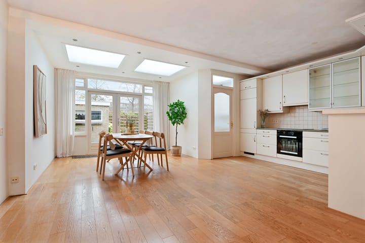 Photo 3 of Nieuwveenstraat 8