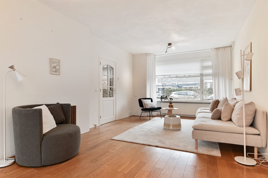 Photo 11 of Nieuwveenstraat 8