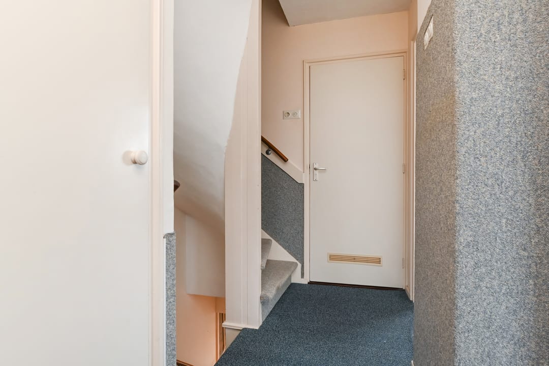 Photo 38 of Nieuwveenstraat 8