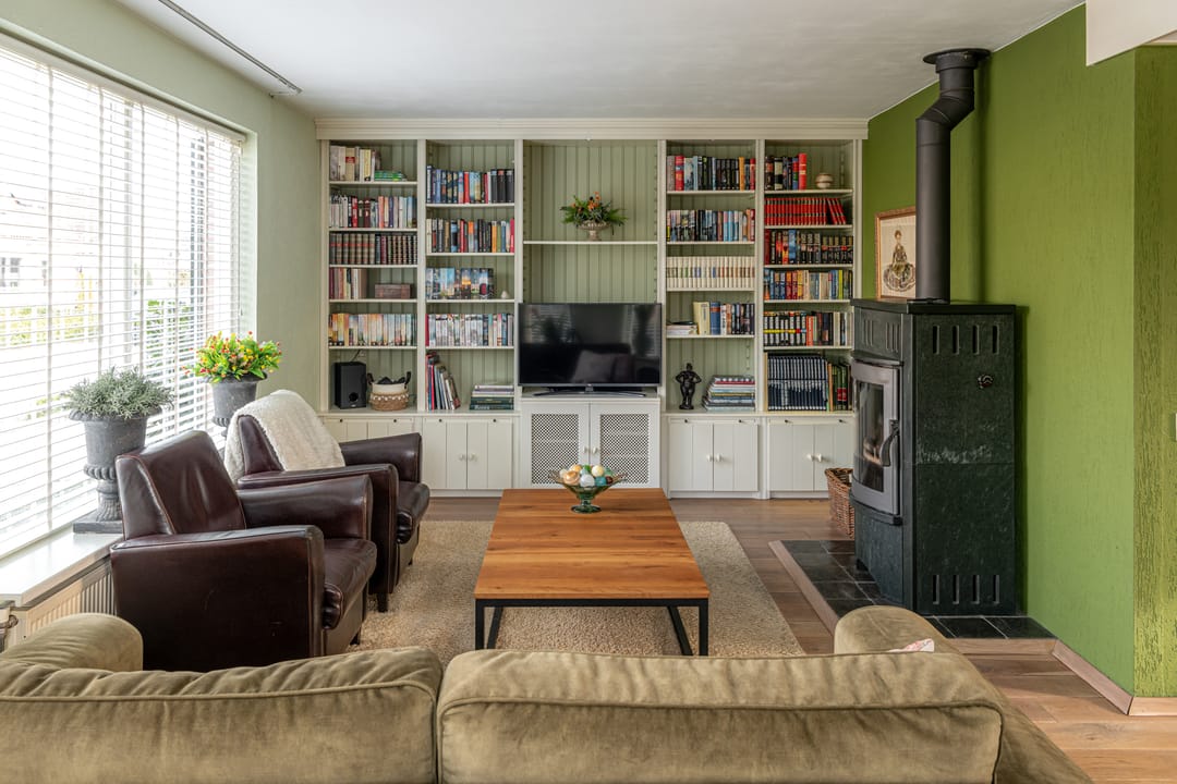 Photo 8 of Warring 89