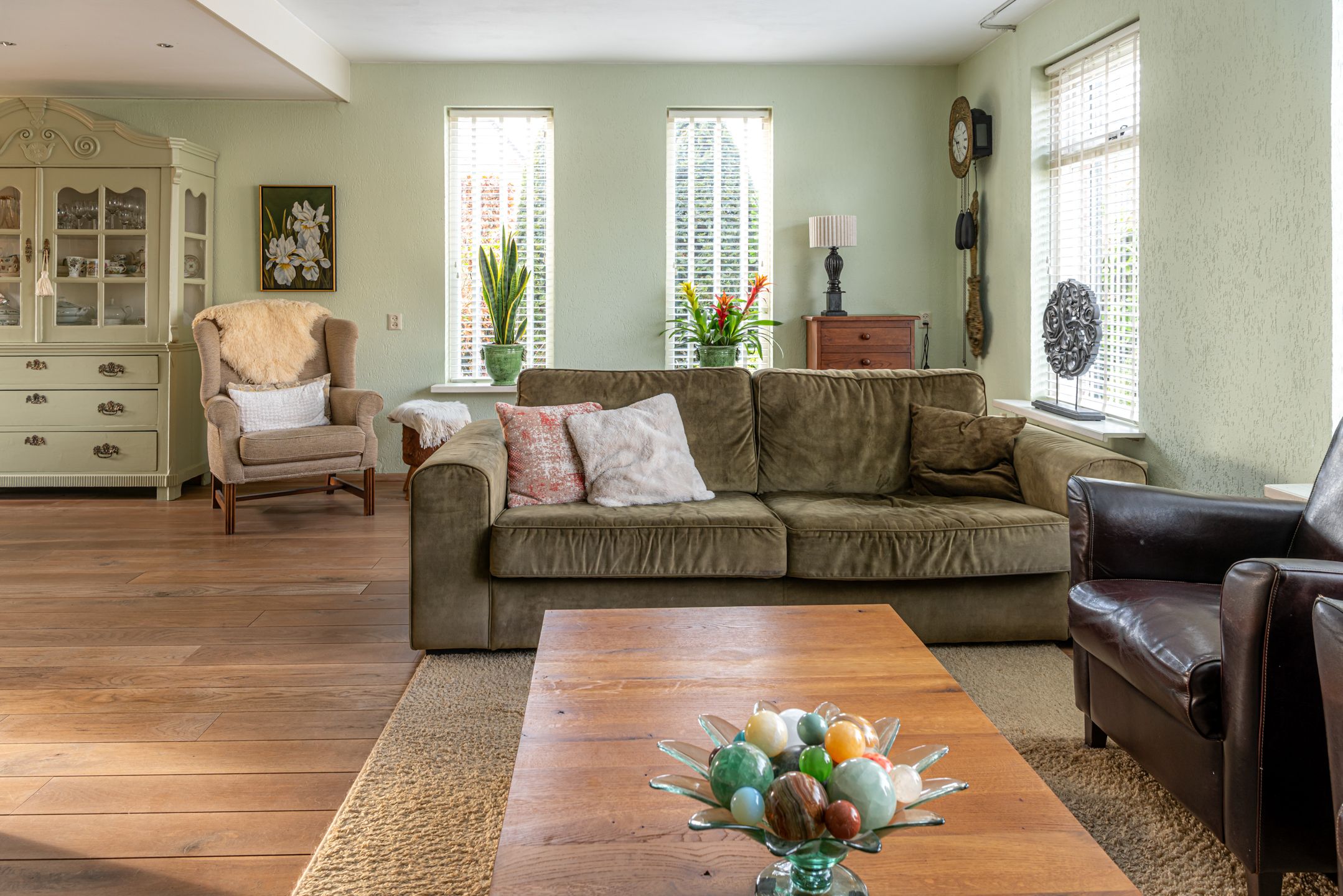 Photo 9 of Warring 89