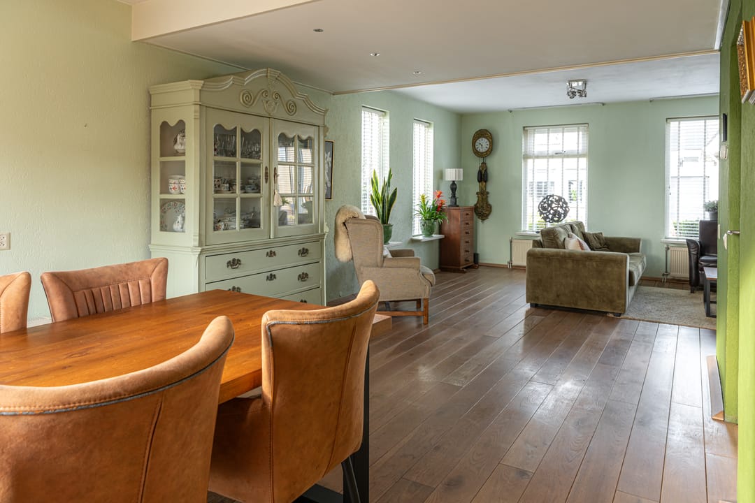 Photo 16 of Warring 89