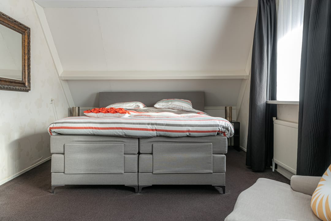 Photo 28 of Warring 89