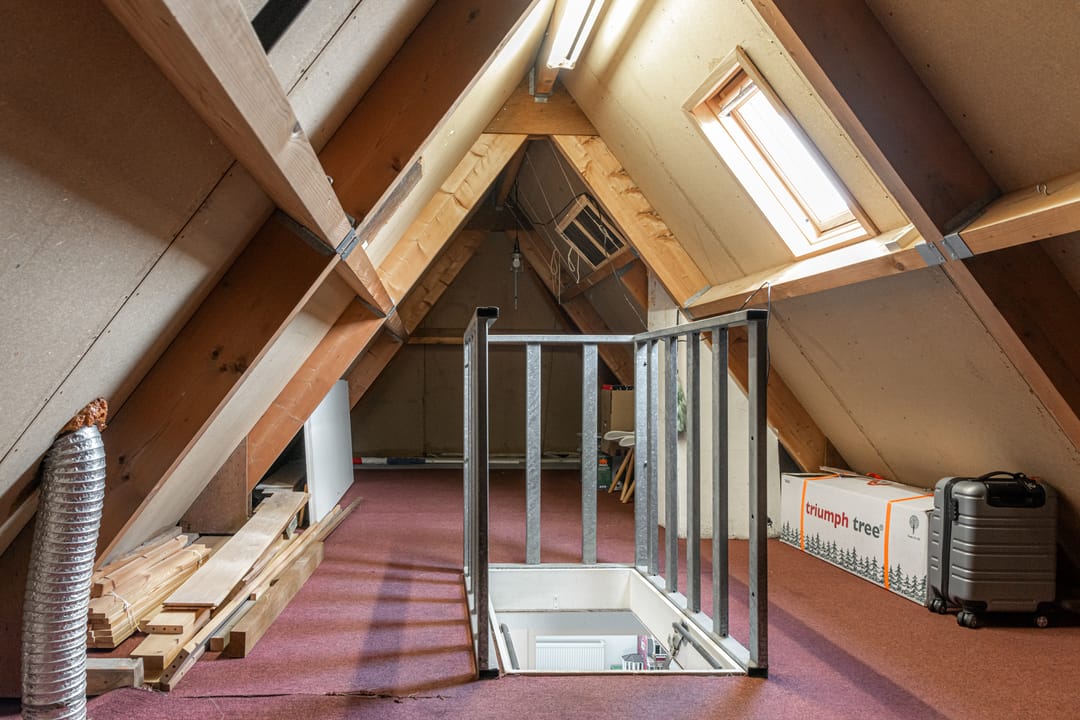 Photo 31 of Warring 89