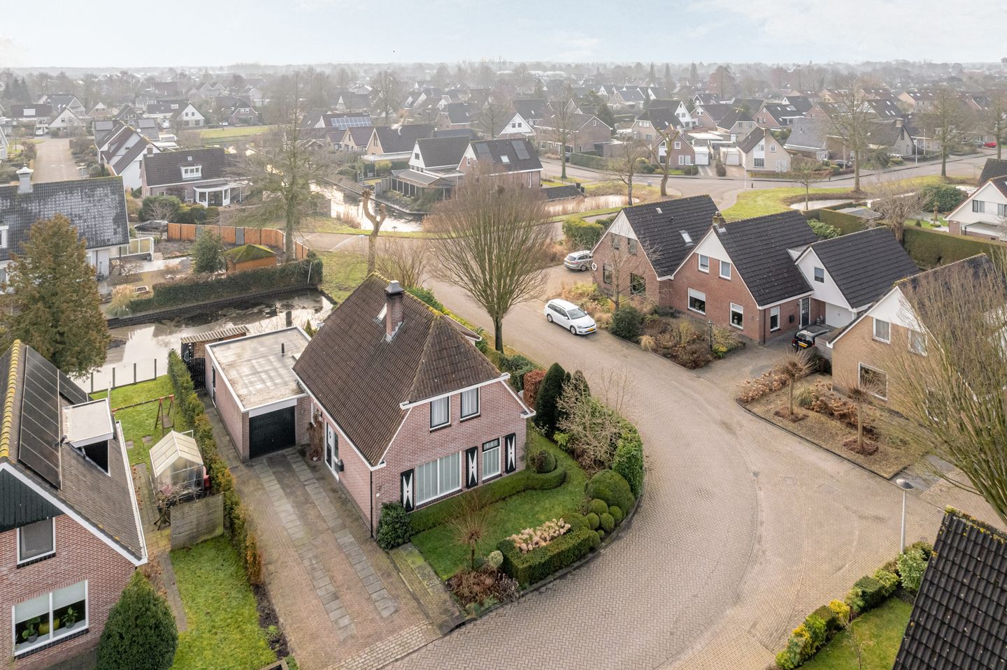 Photo 34 of Warring 89