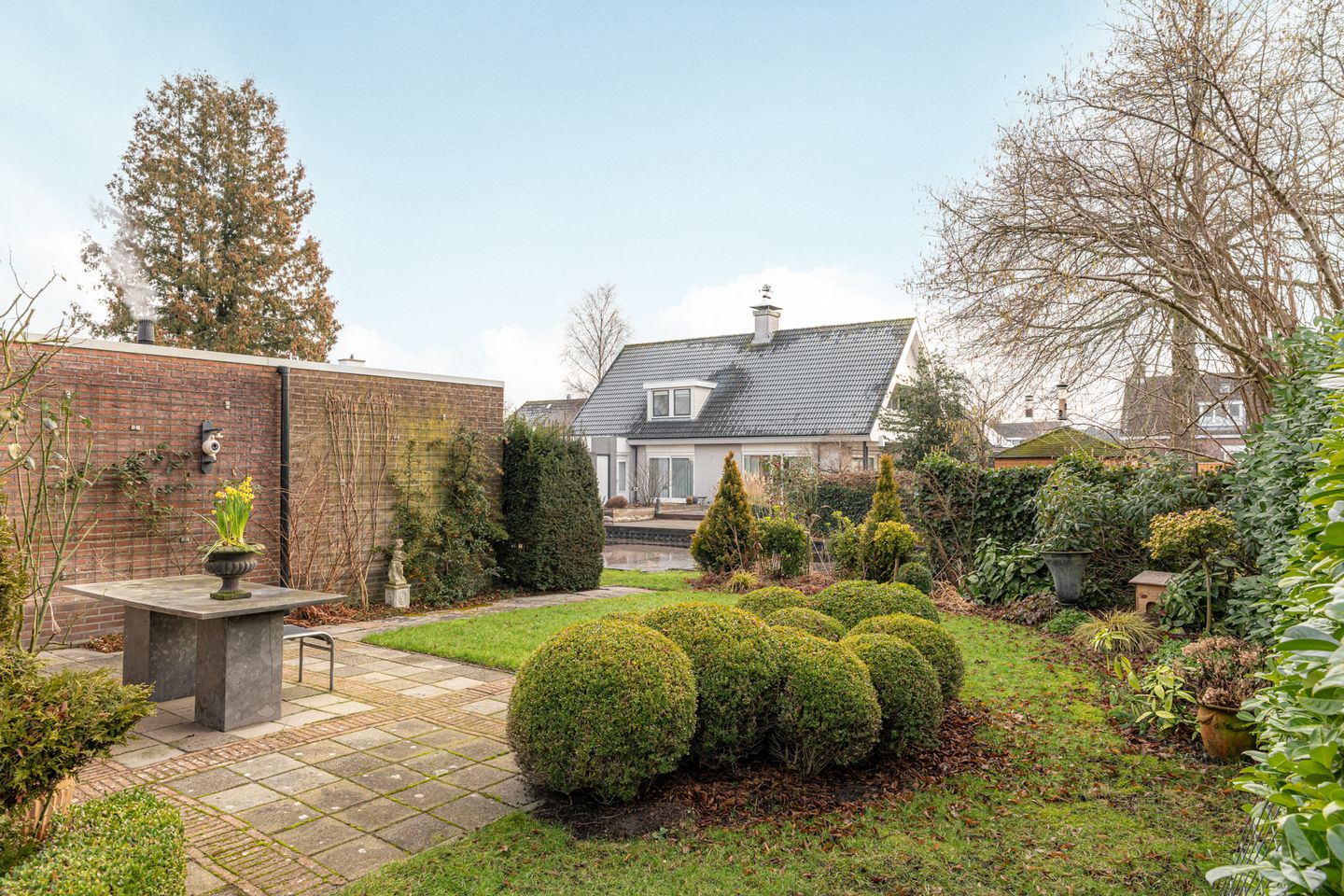 Photo 40 of Warring 89