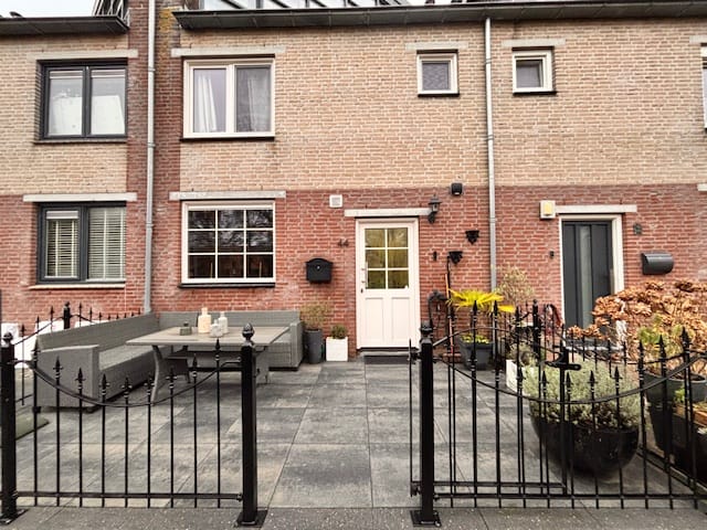 Photo 8 of Count Basiestraat 44