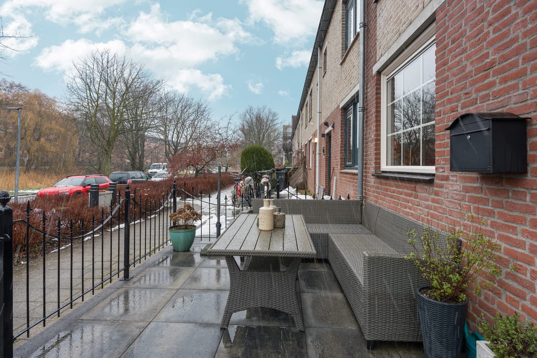 Photo 46 of Count Basiestraat 44