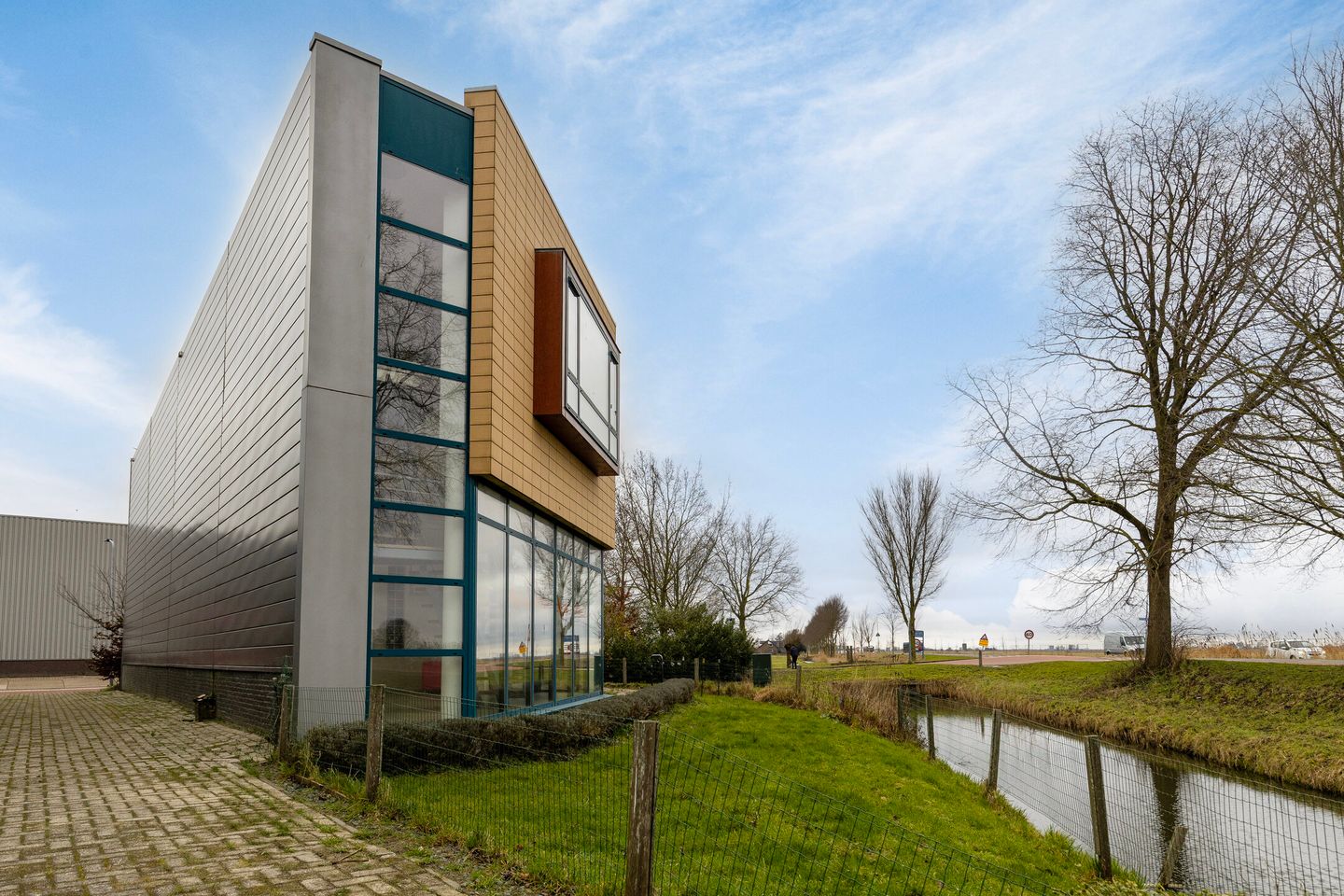 Bekijk foto 3 van Ambachtsweg 15