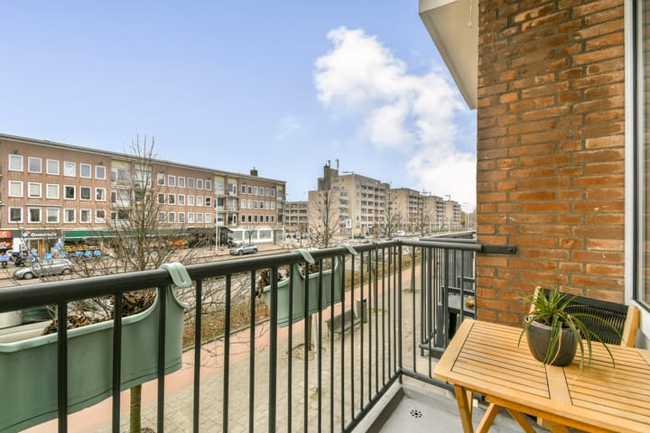 Photo 7 of Van Mourik Broekmanstraat 16-1