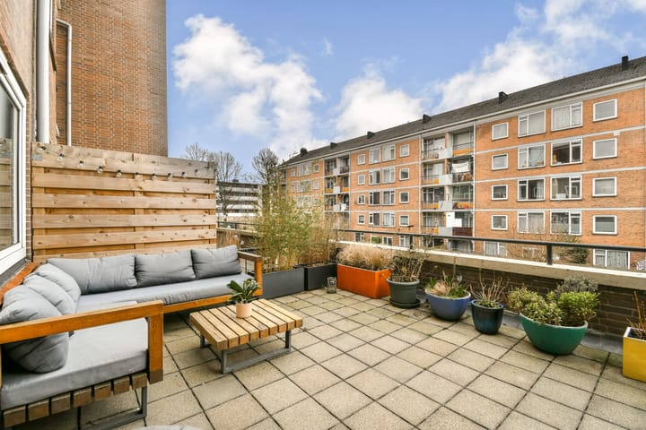 Photo 10 of Van Mourik Broekmanstraat 16-1