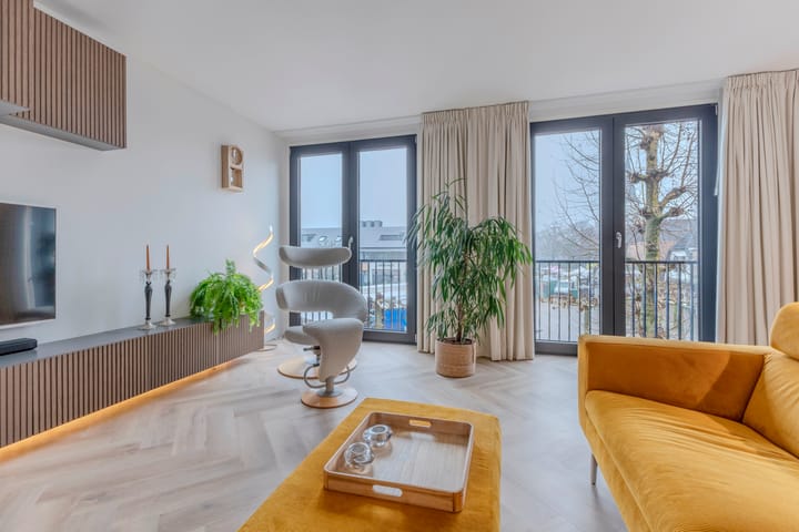 Photo 4 of Van Aostastraat 19