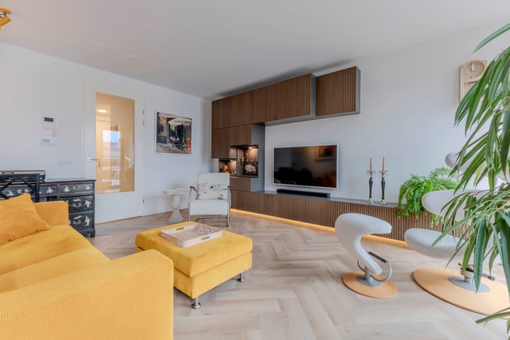 Photo 5 of Van Aostastraat 19