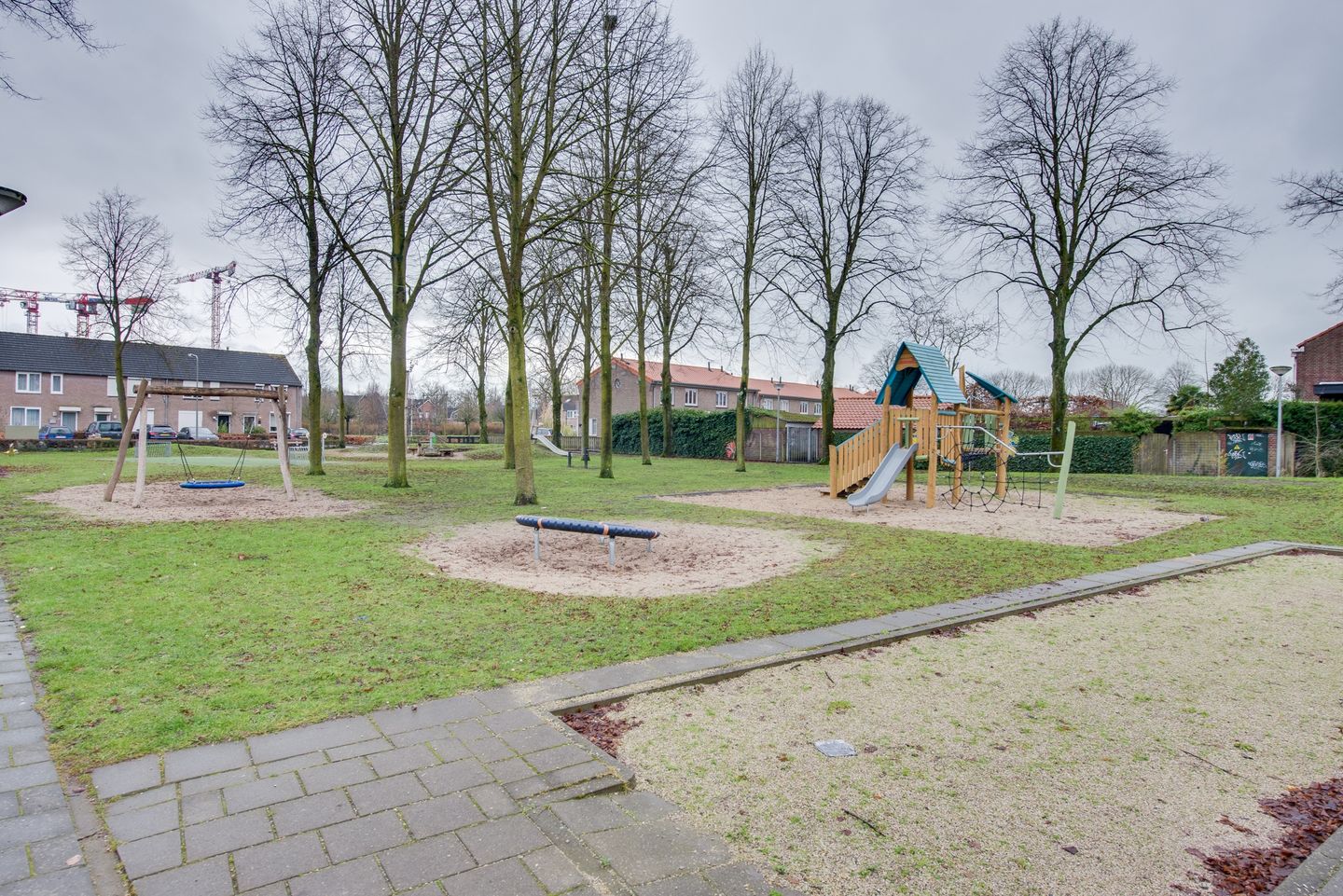 Photo 34 of Burgemeester Ploegmakerslaan 11