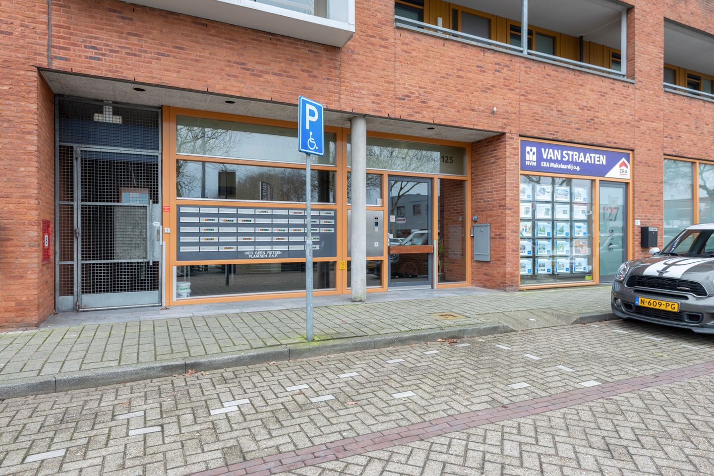 Foto 5 van Plein 2000 53