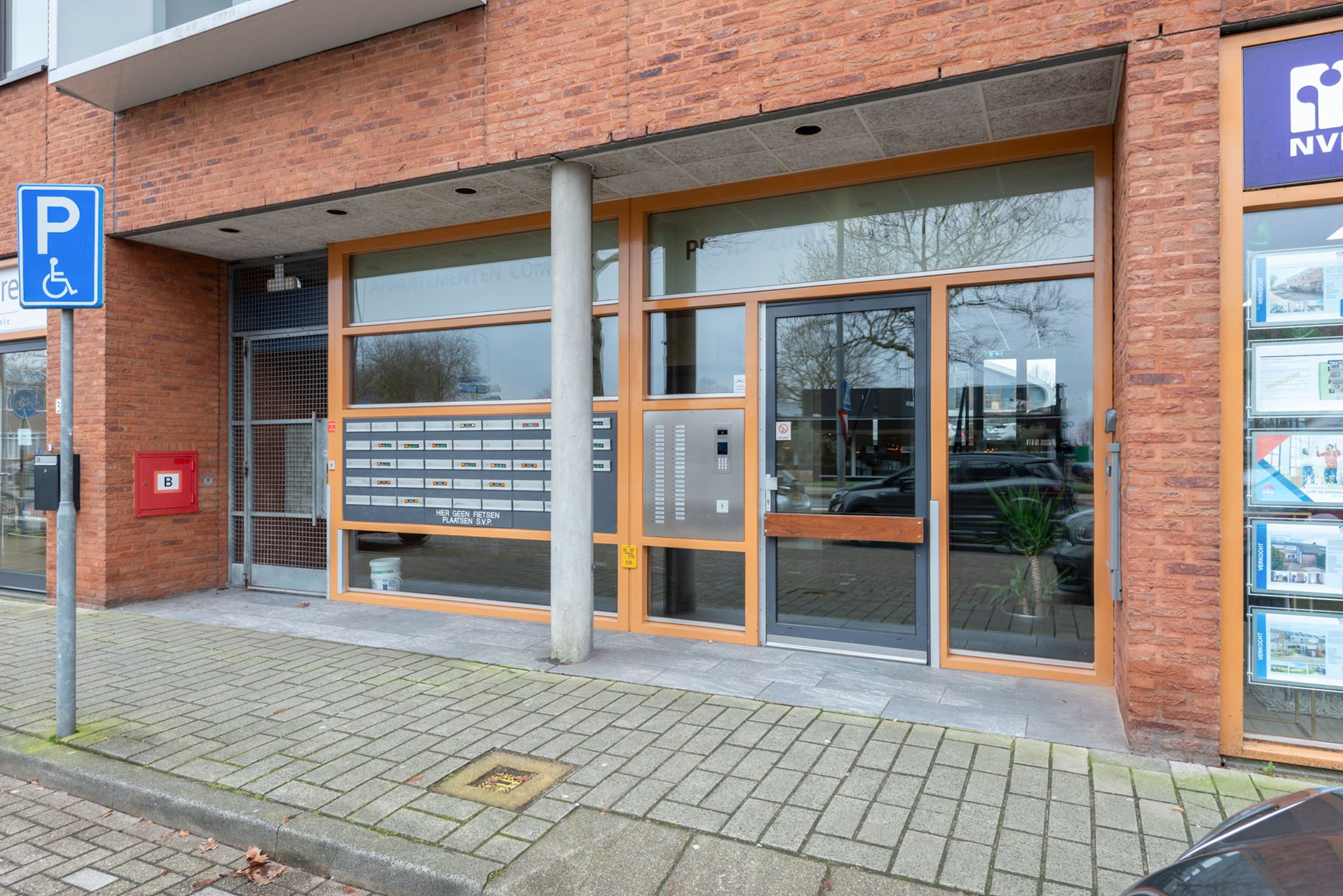 Foto 6 van Plein 2000 53