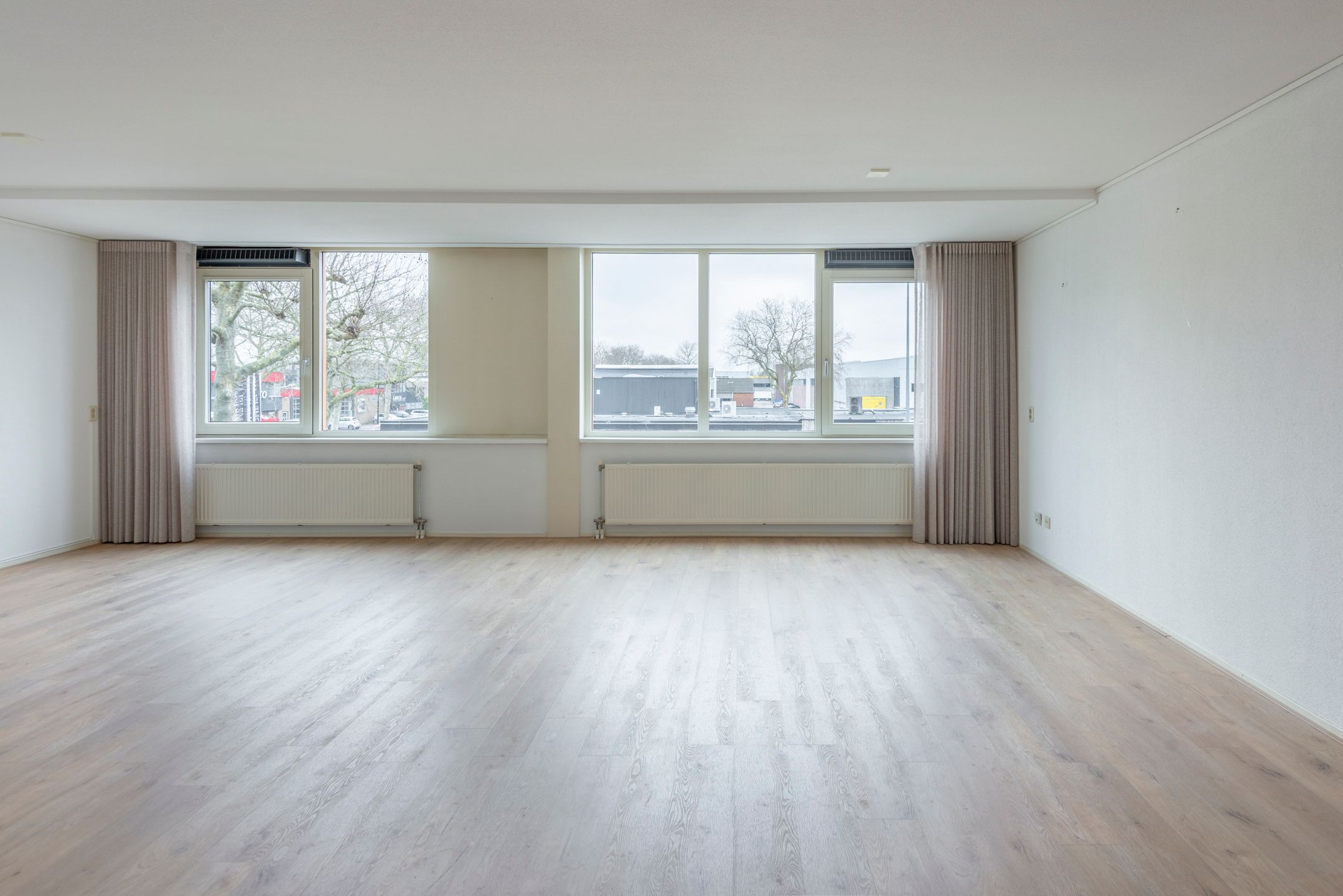 Foto 15 van Plein 2000 53