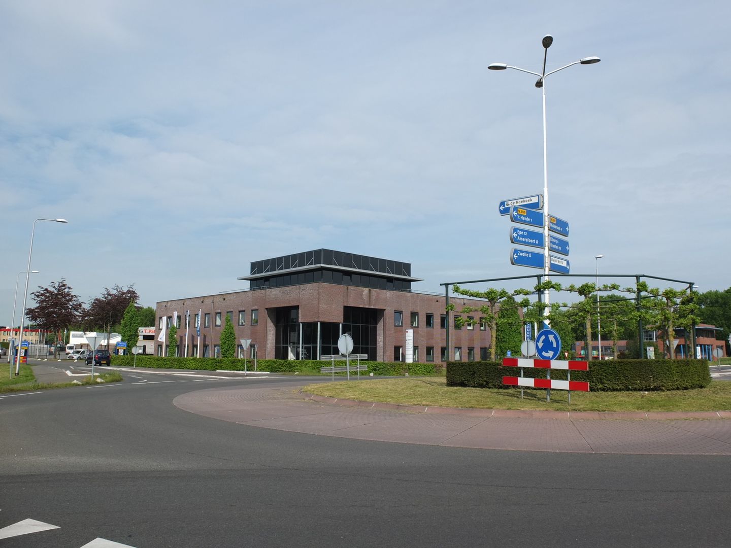 Bekijk foto 2 van Koekoeksweg 3