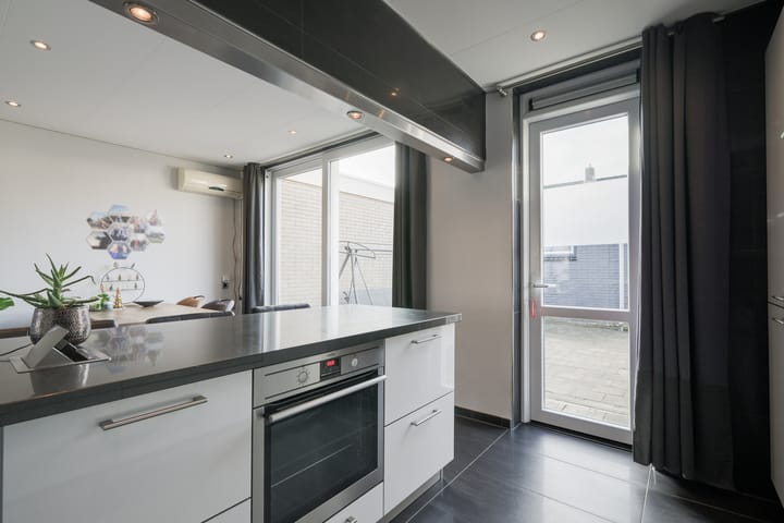 Foto 24 van de Jongstraat 154