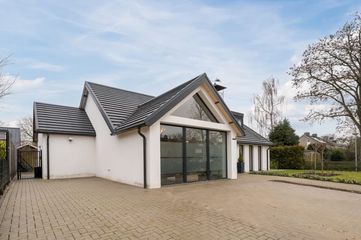 Foto 6 van Klaroenlaan 1