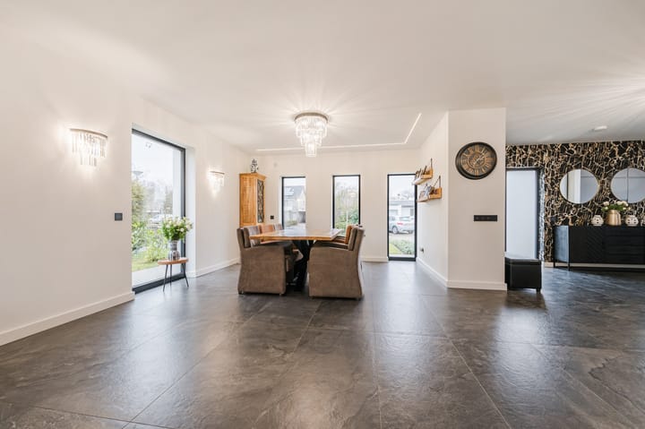 Foto 11 van Klaroenlaan 1