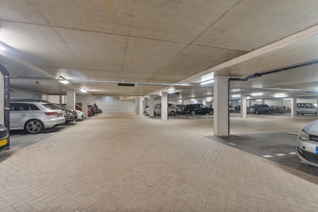 Photo 23 of Ottho Heldringstraat 204-D