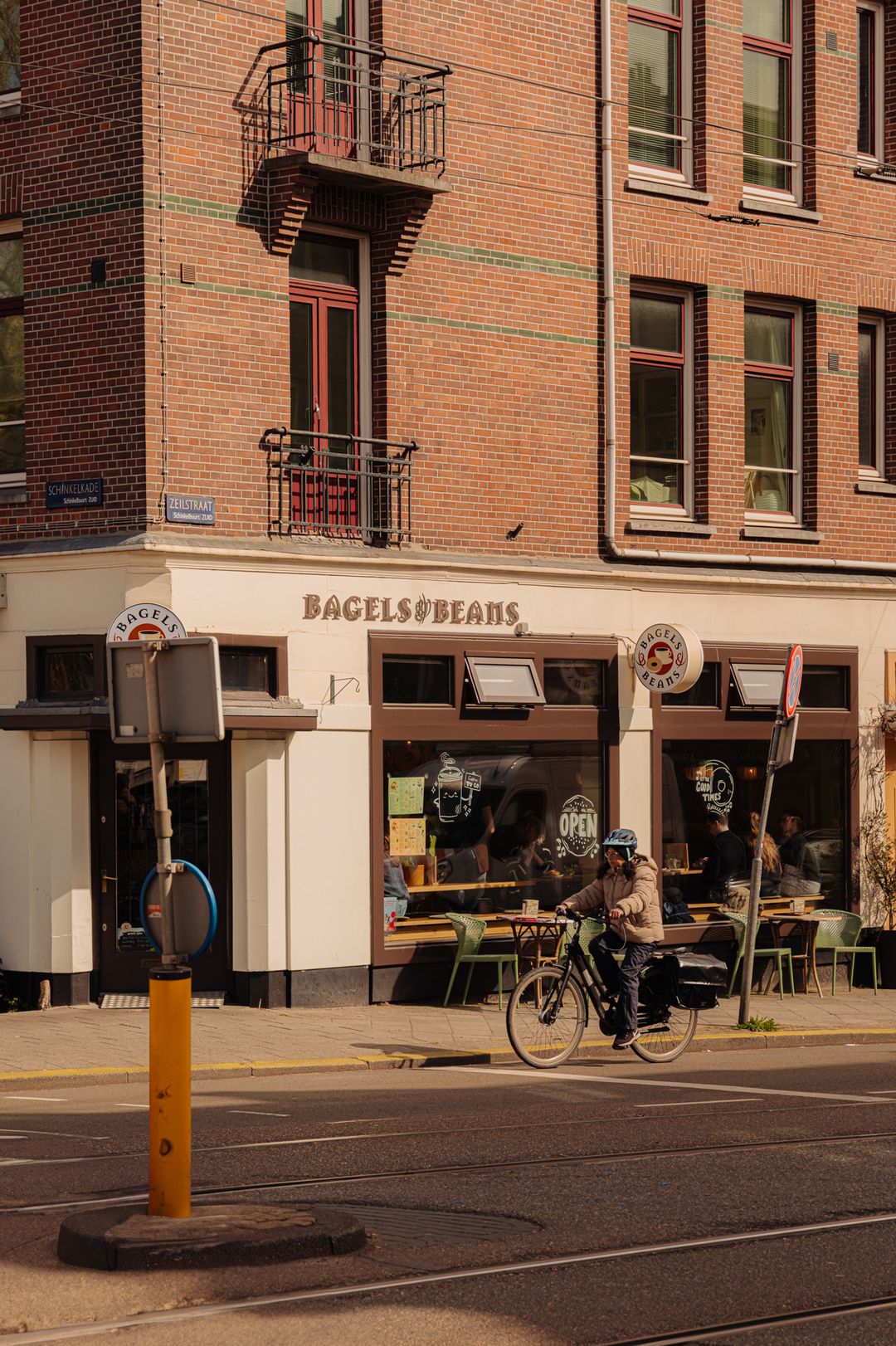 Foto 22 van Woestduinstraat 16-H