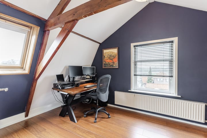 Photo 32 of Kennemerstraatweg 158