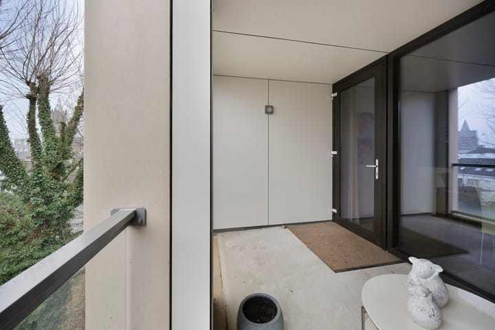 Foto 24 van Roersingel 150