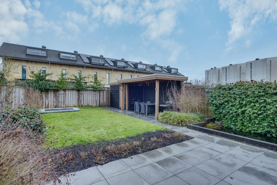 Photo 32 of Spade 19