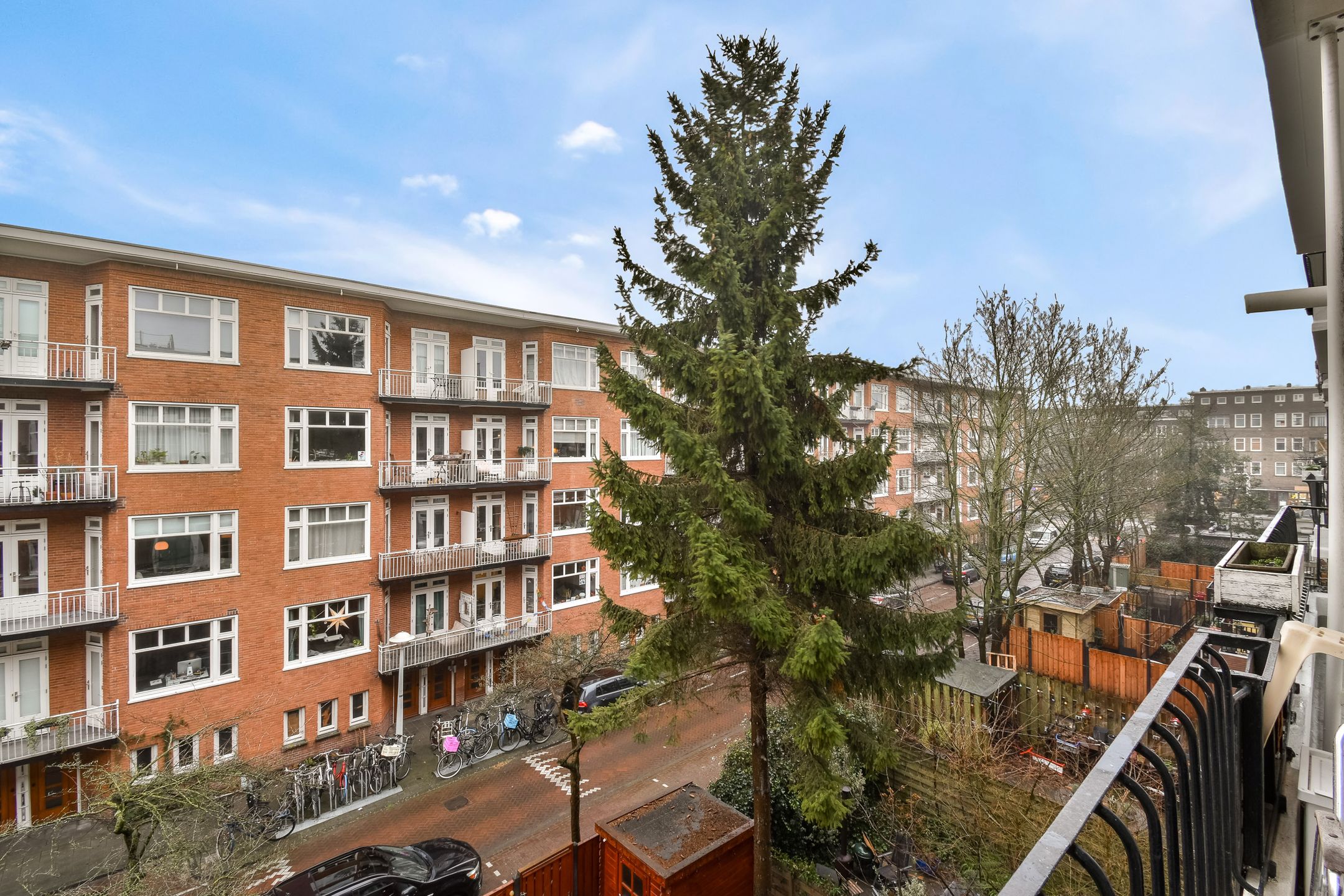 Foto 21 van Trouringhstraat 26-2