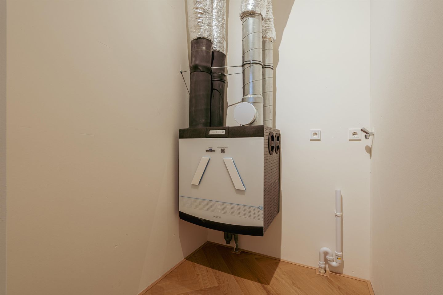 Foto 19 van Haarlemmerweg 1460