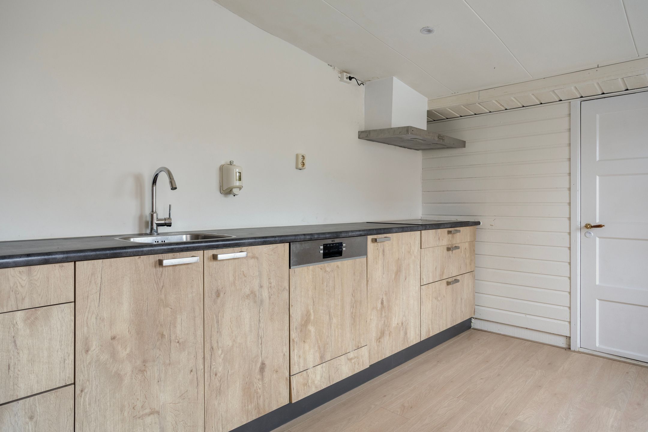 Photo 18 of Ds.B.J.Aderstraat 15