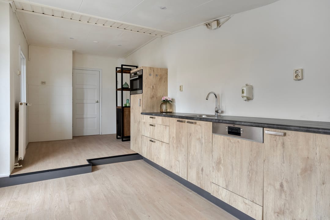 Photo 17 of Ds.B.J.Aderstraat 15