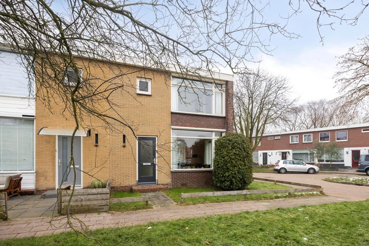 Photo 3 of Burg. G. van Barneveldstraat 12