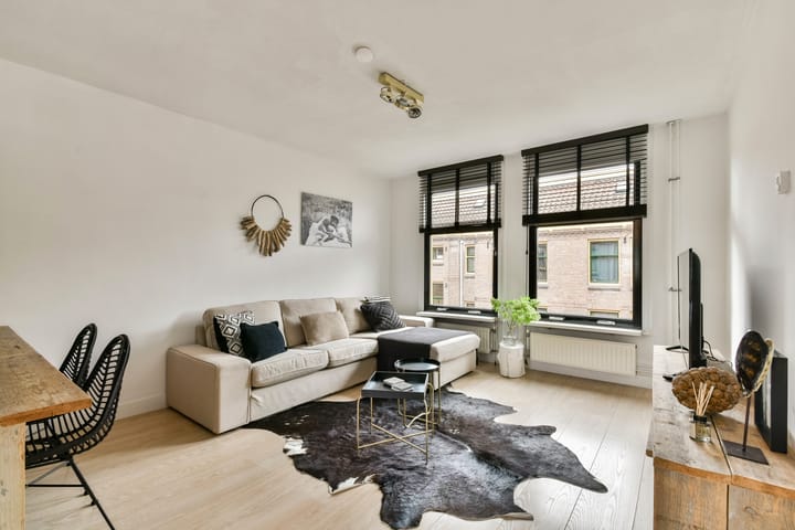 Photo 2 of Benkoelenstraat 15