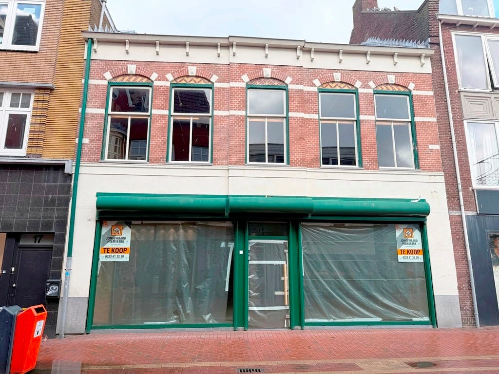 View photo 1 of Spoorstraat 19