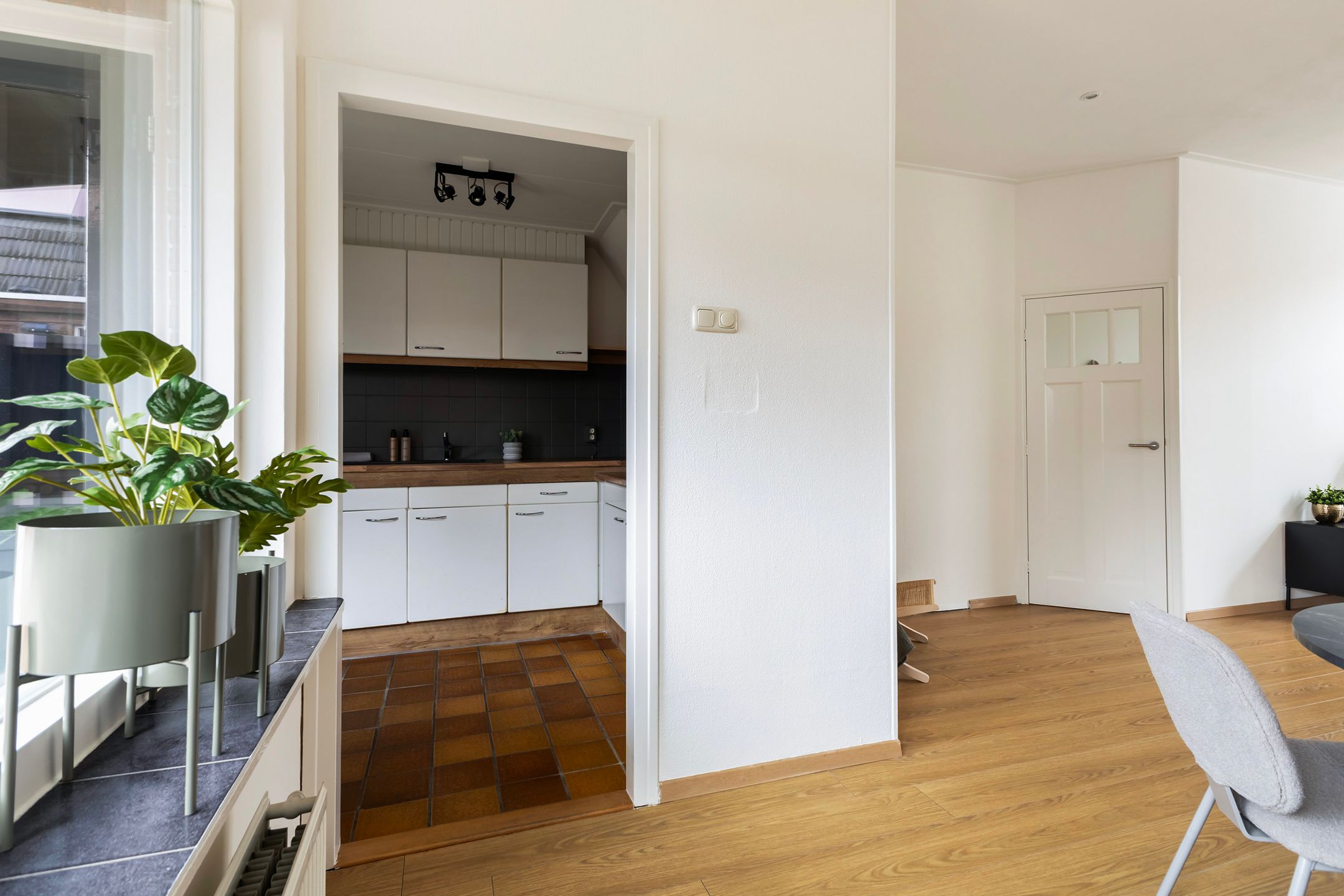 Photo 12 of Leliestraat 8