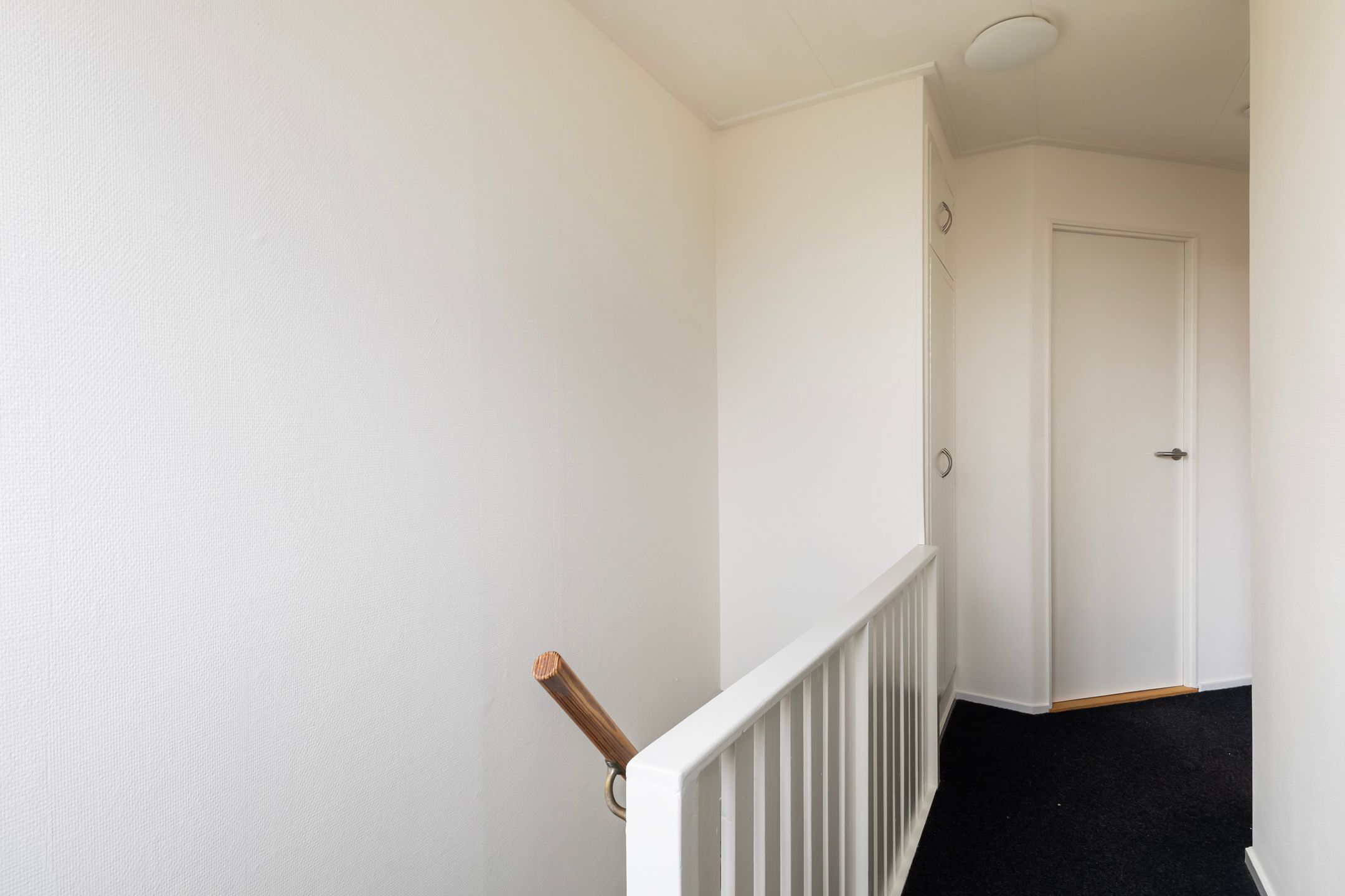 Photo 33 of Leliestraat 8