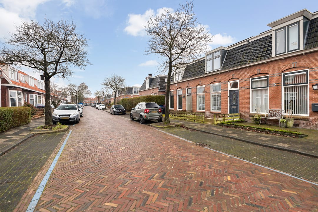 Photo 38 of Leliestraat 8