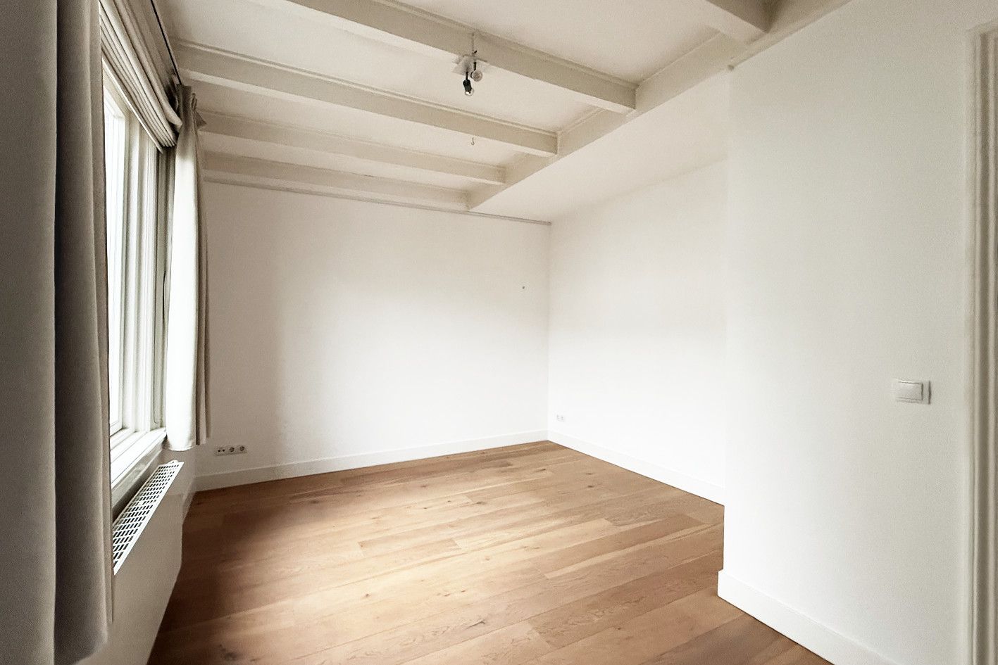 Photo 21 of Willemstraat 13